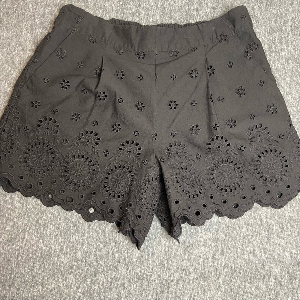 LOFT Black Eyelet Embroidered Scallop Hem Shorts Size Small